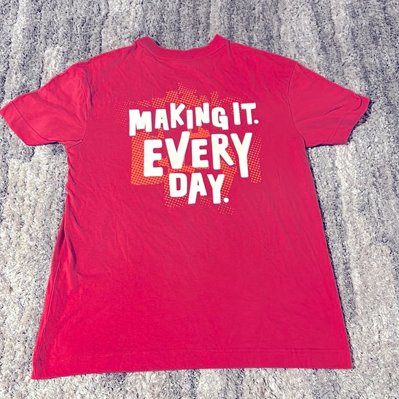 🆕Not Waiting for History to Be Made Graphic Crew Neck Screen Print Tee - NWT - Picture 3 of 4